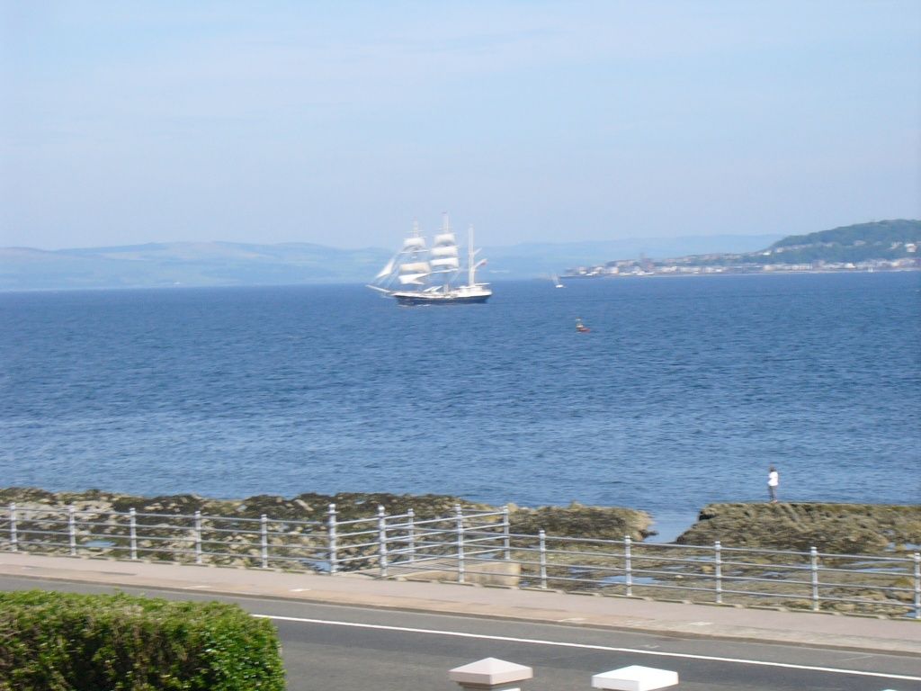 Property photo 2 of 25