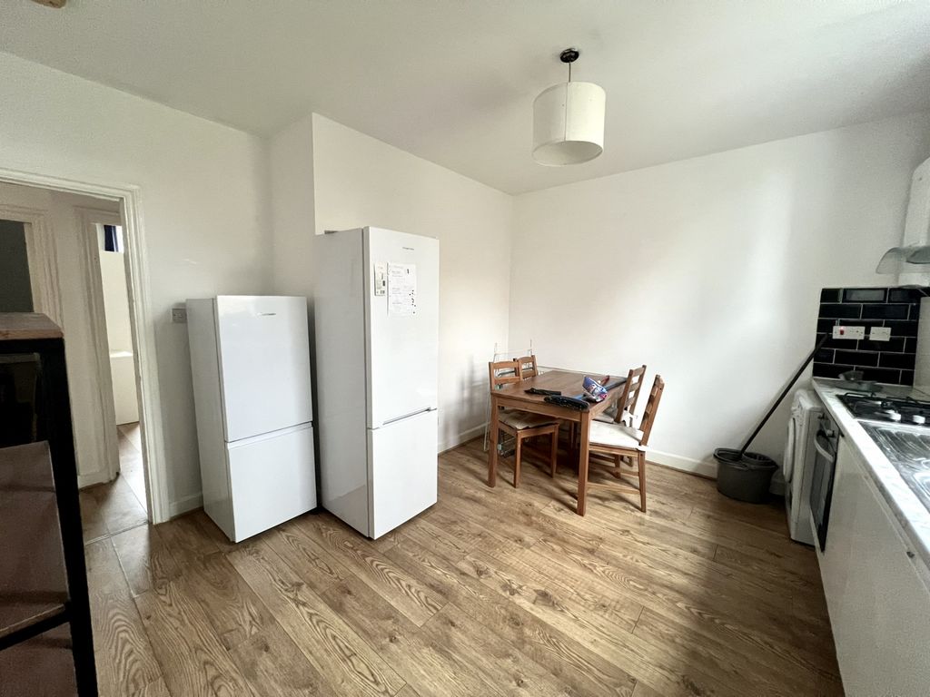 Property photo 3 of 17 Gallery