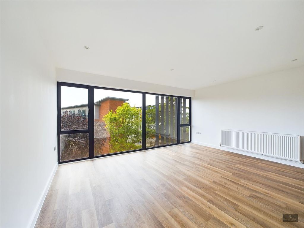 Property photo 2 of 14 Cam02887G0-Pr0182-Still006.Jpg