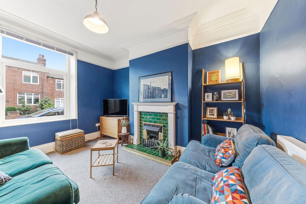 Property photo 2 of 14