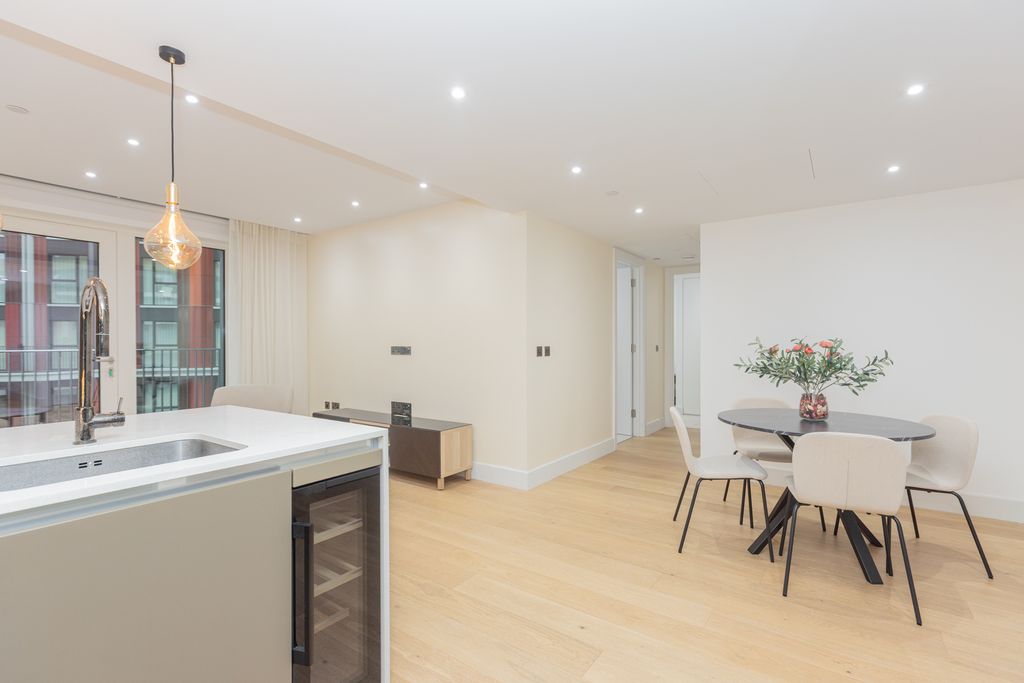 Property photo 3 of 37