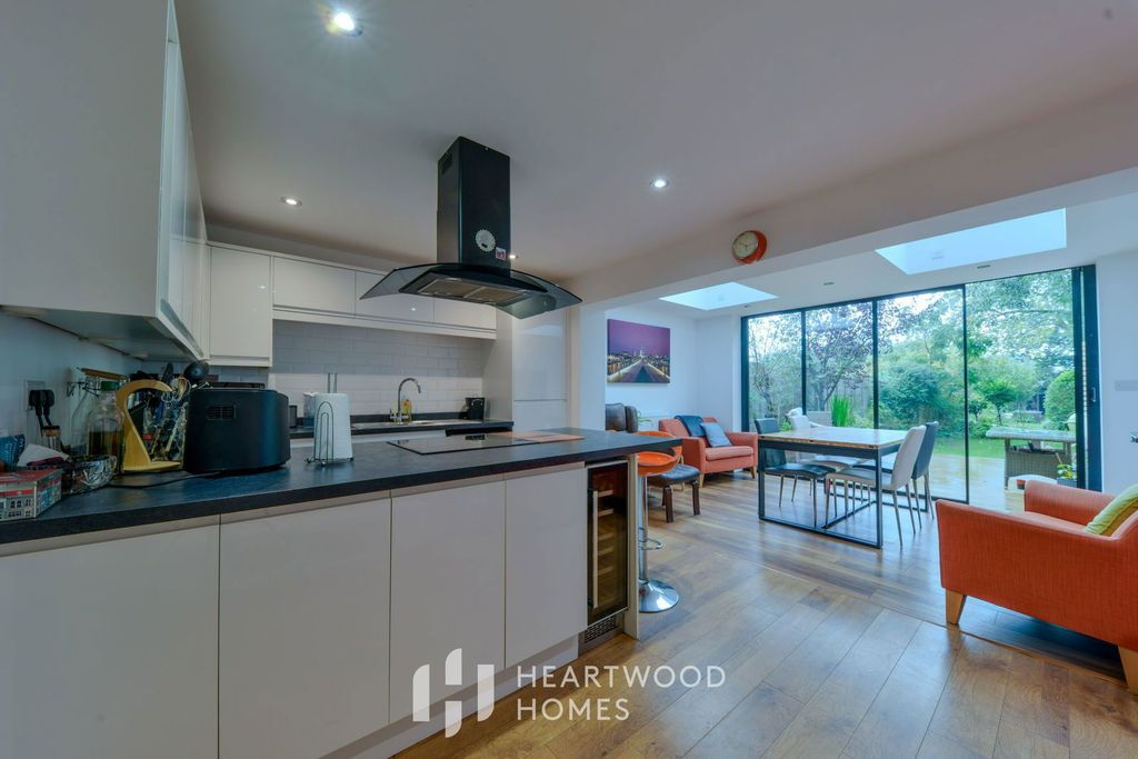 Property photo 1 of 26