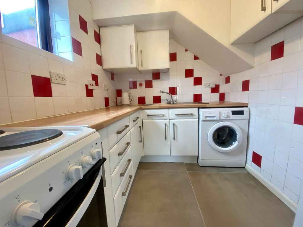 Property photo 2 of 6