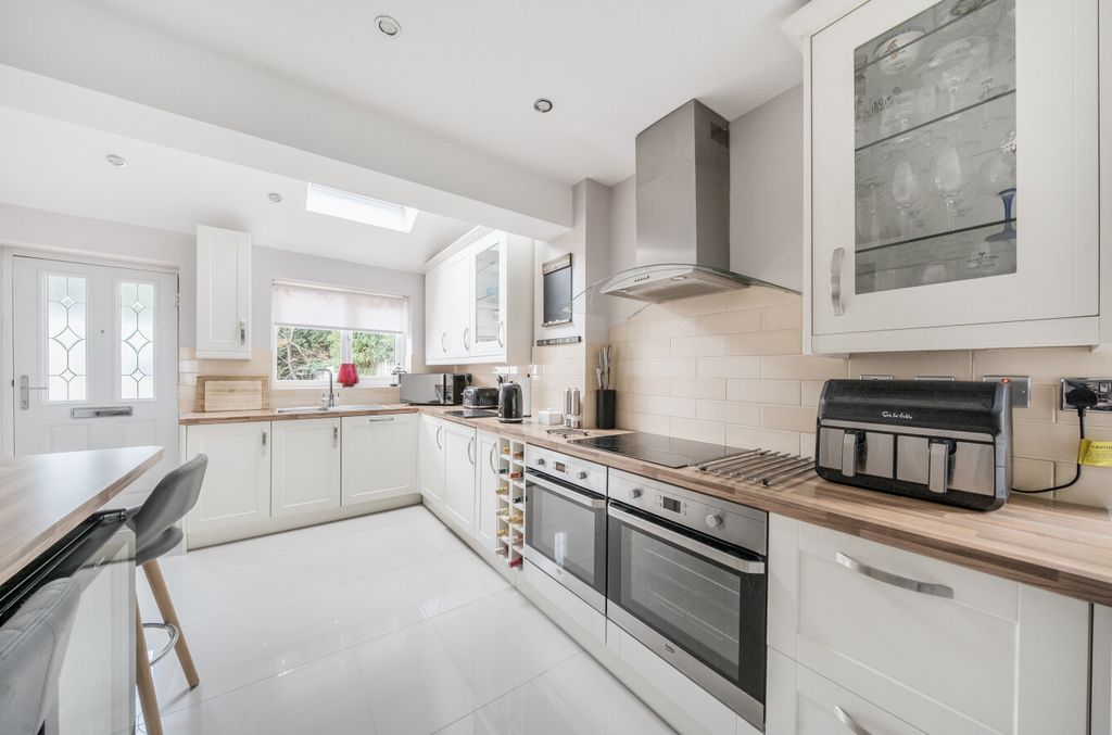 Property photo 2 of 31 1330226-4-68873d8...