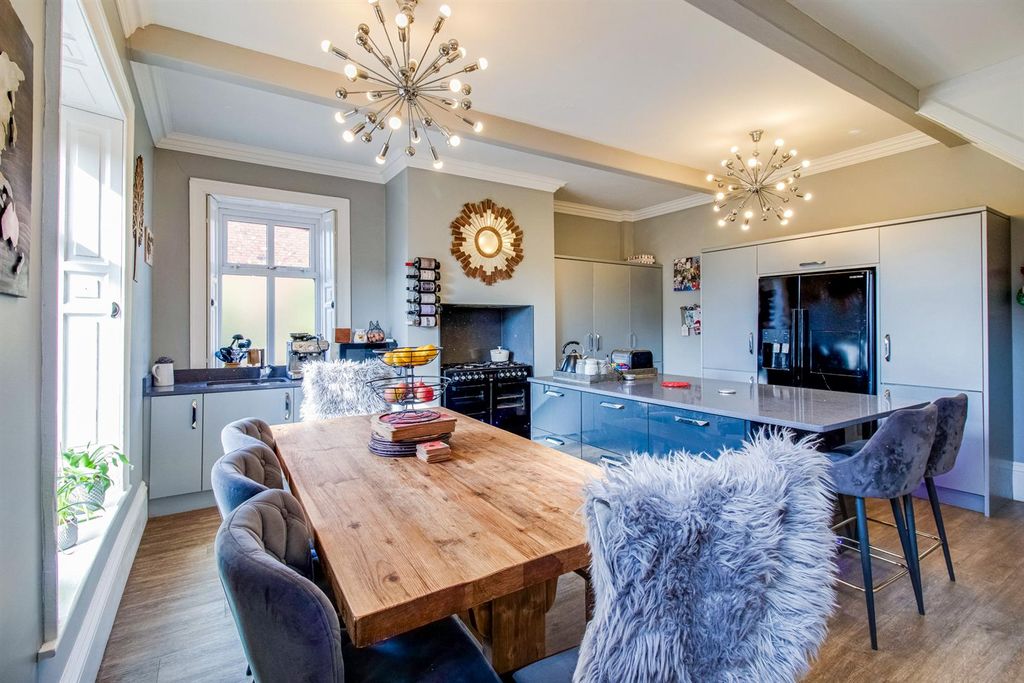 Property photo 3 of 22 Kitchen Diner
