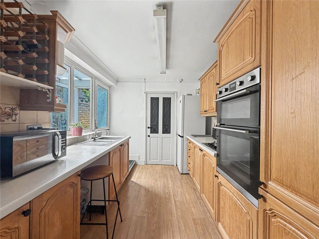 Property photo 2 of 20 Kitchen