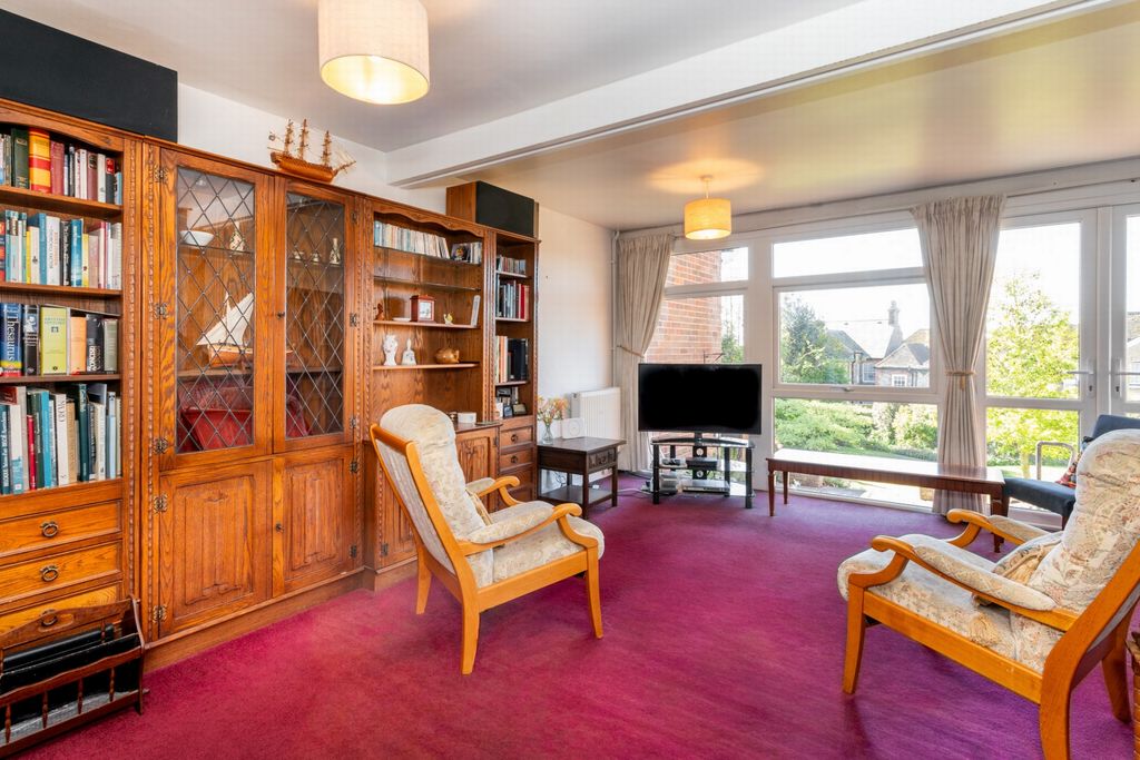 Property photo 3 of 18 Sitting/Dining Room