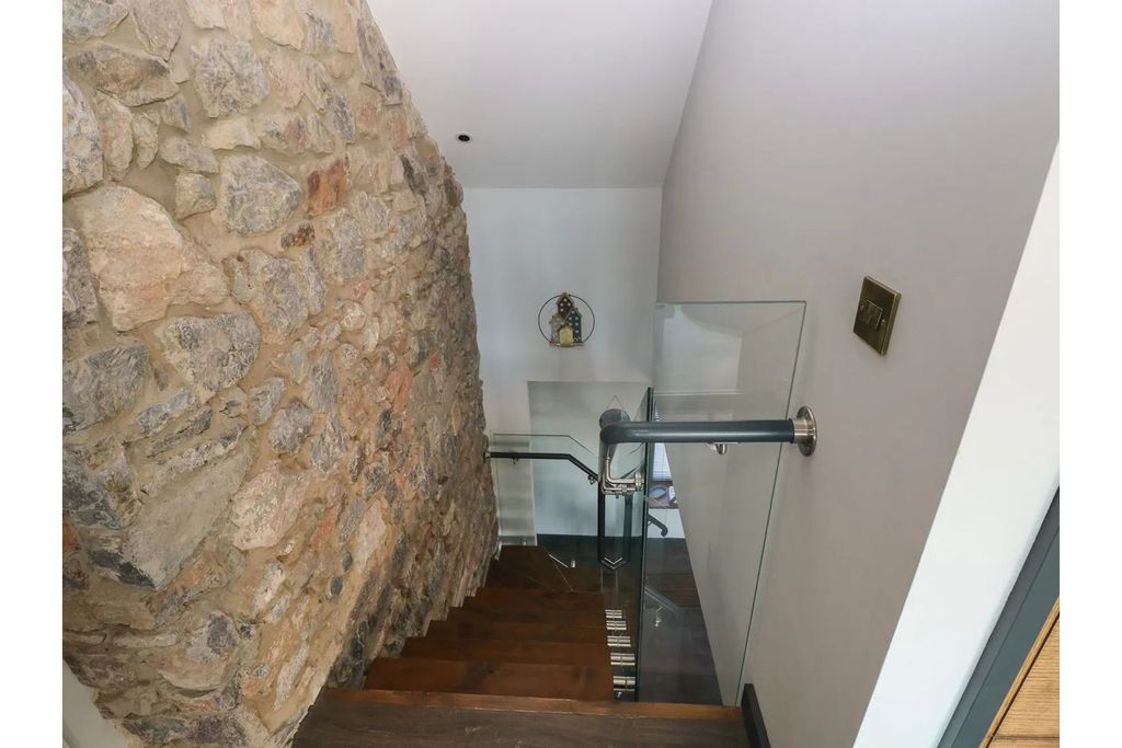 Additional image 27 of 3 bed flat for saleNarberth Road, Tenby SA70