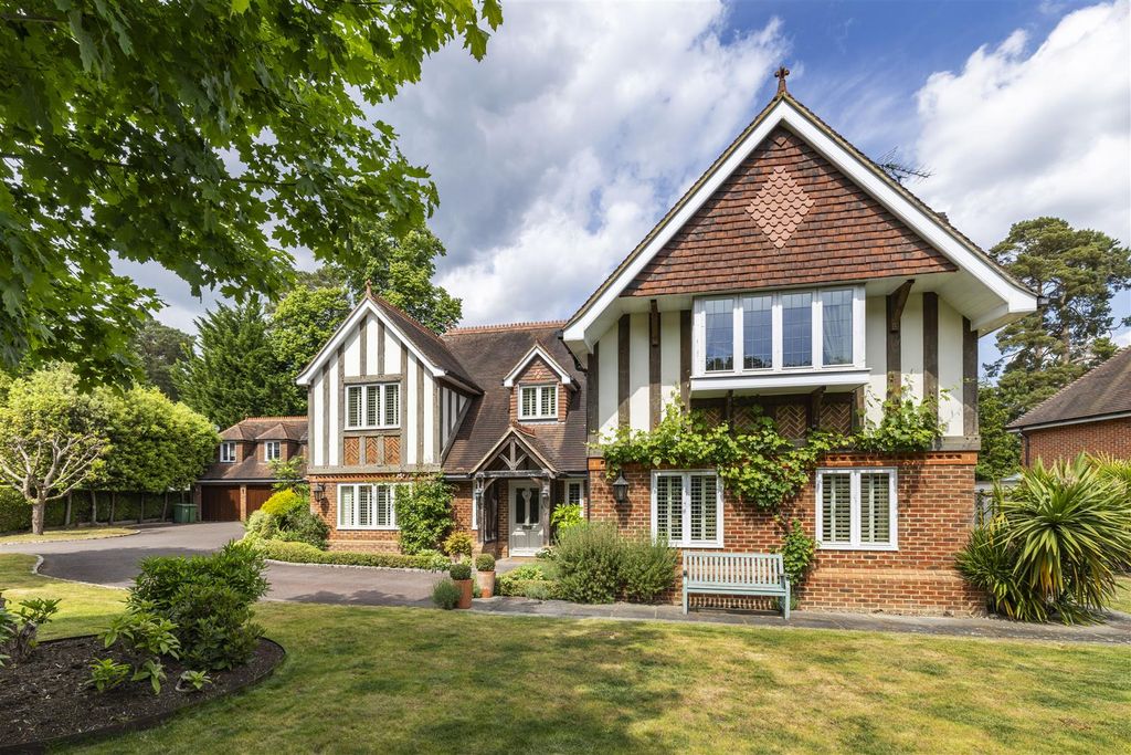 Property photo 1 of 32 Victoria House The Covert, Ascot, Sl5 9Js-26.Jpg