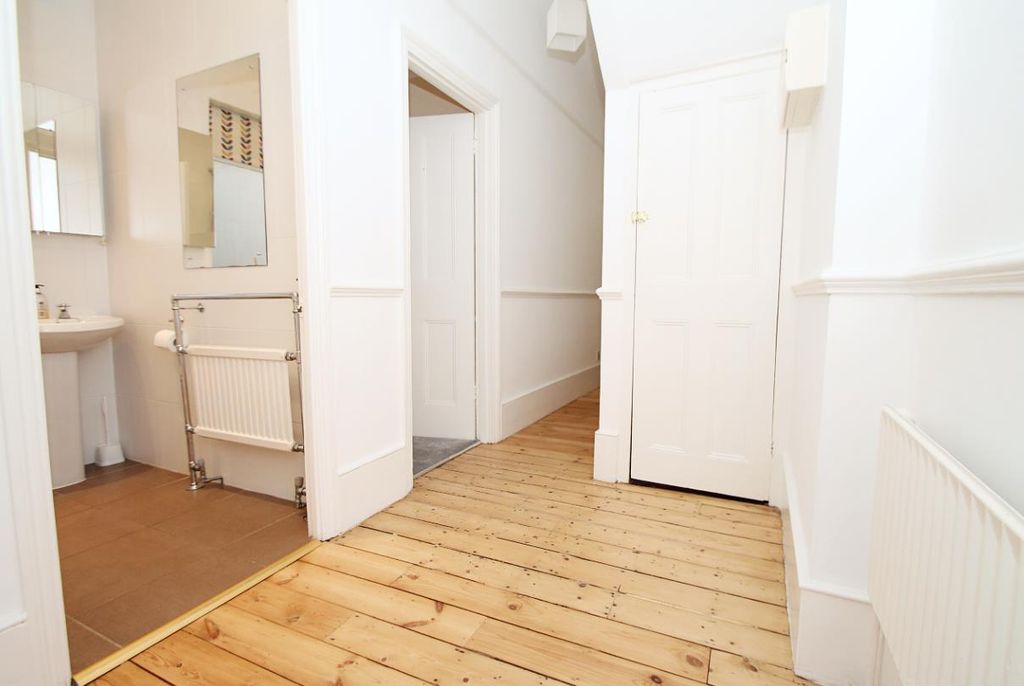 Property photo 3 of 10 Hallway