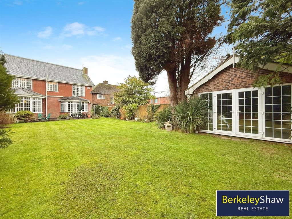 Property photo 3 of 47