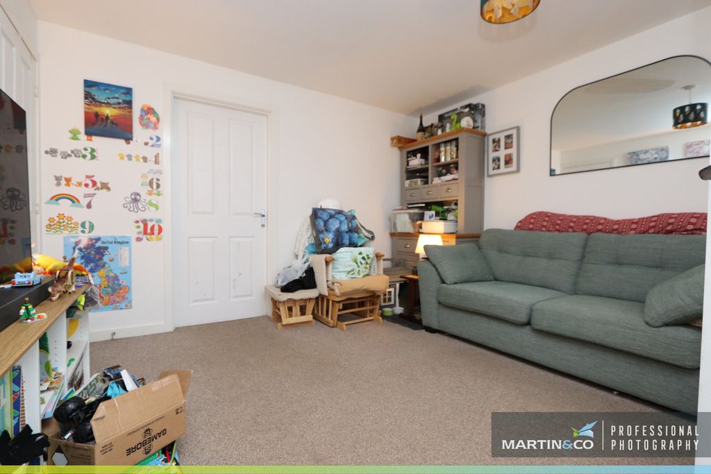 Property photo 3 of 17