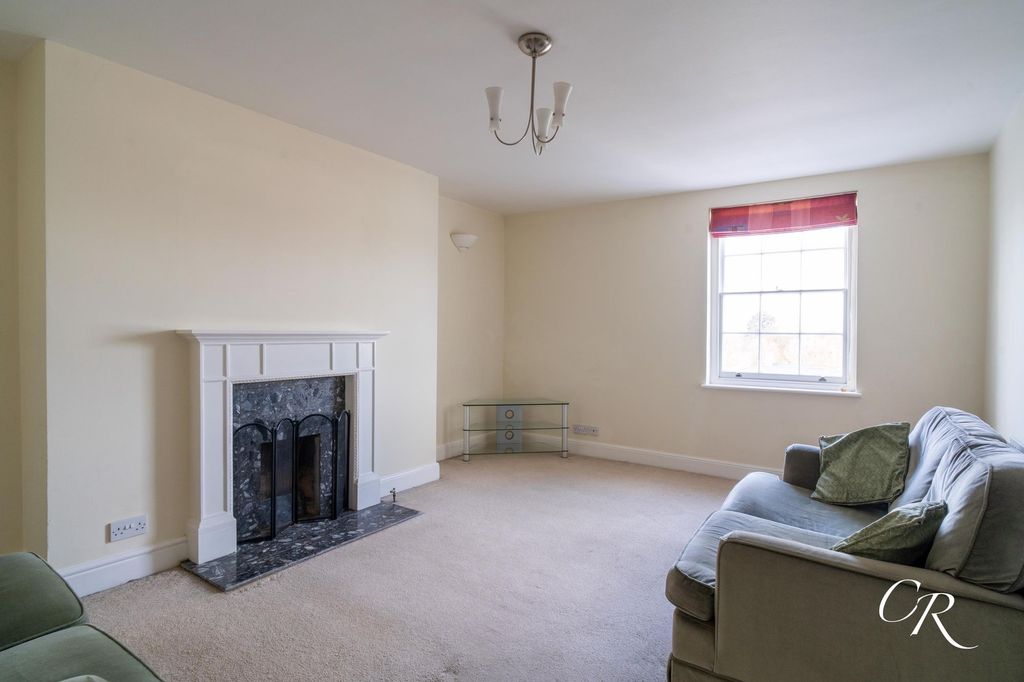 Property photo 2 of 12 Photo 8