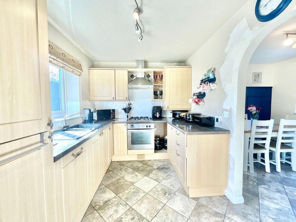 Property photo 2 of 24