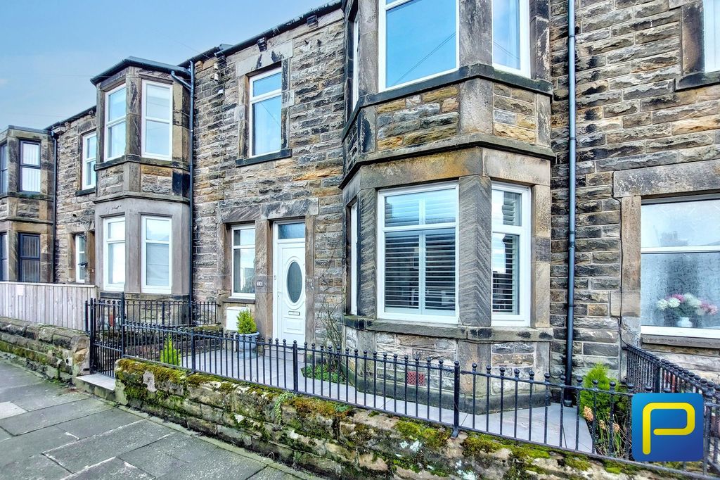 Property photo 1 of 28