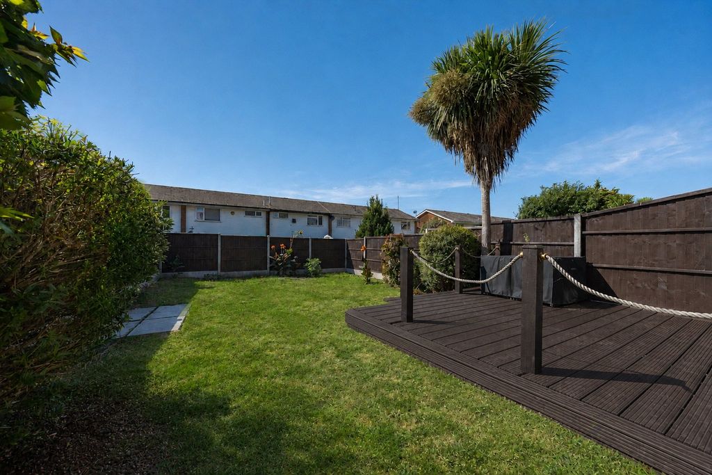 Property photo 2 of 15 Picture No. 20