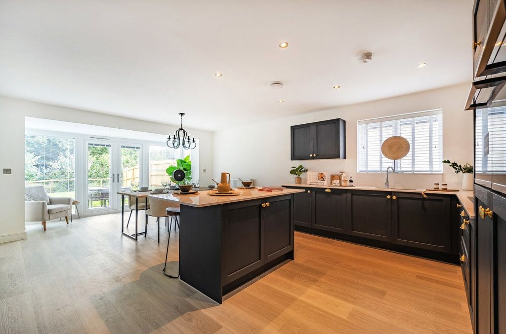 Property photo 1 of 24 1320772-5-686Bc42...