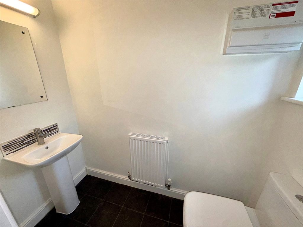 Property photo 2 of 9 Picture No. 10