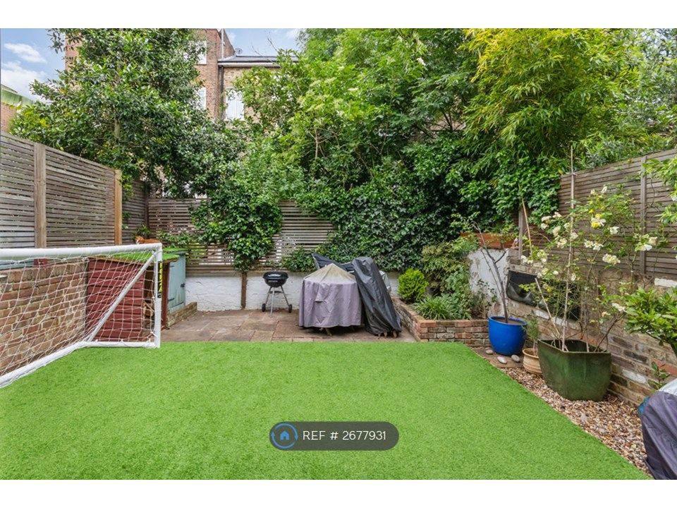 Property photo 3 of 11 Garden