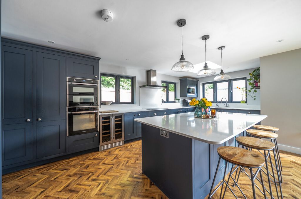 Property photo 2 of 22 1344111-19-68Af43...