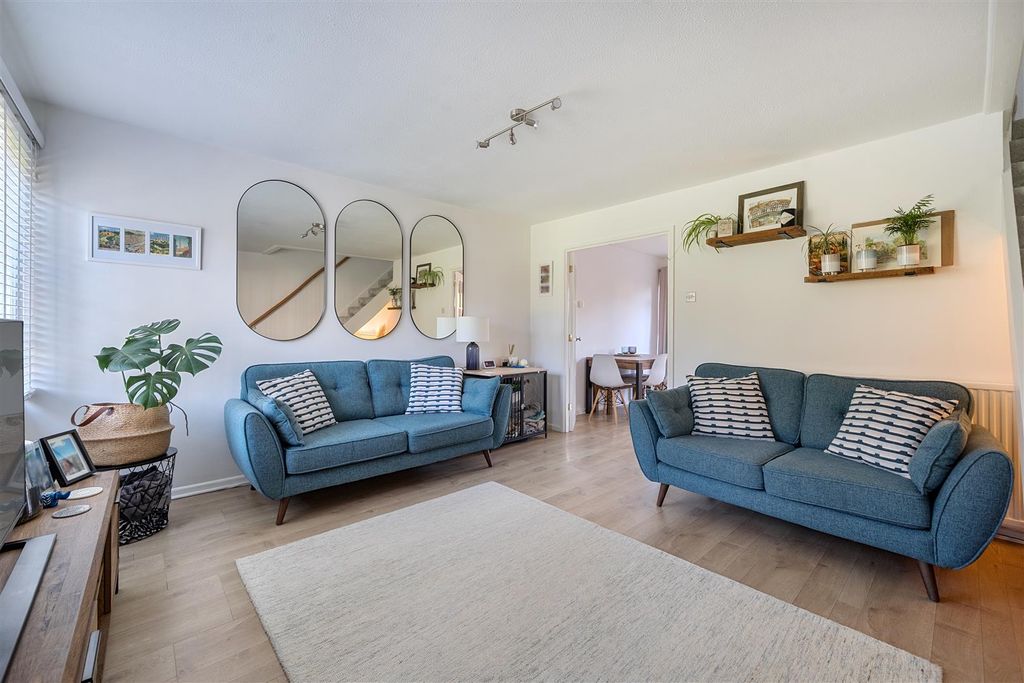 Property photo 2 of 17 1393862-20-695Bbf777Eab9.Jpg