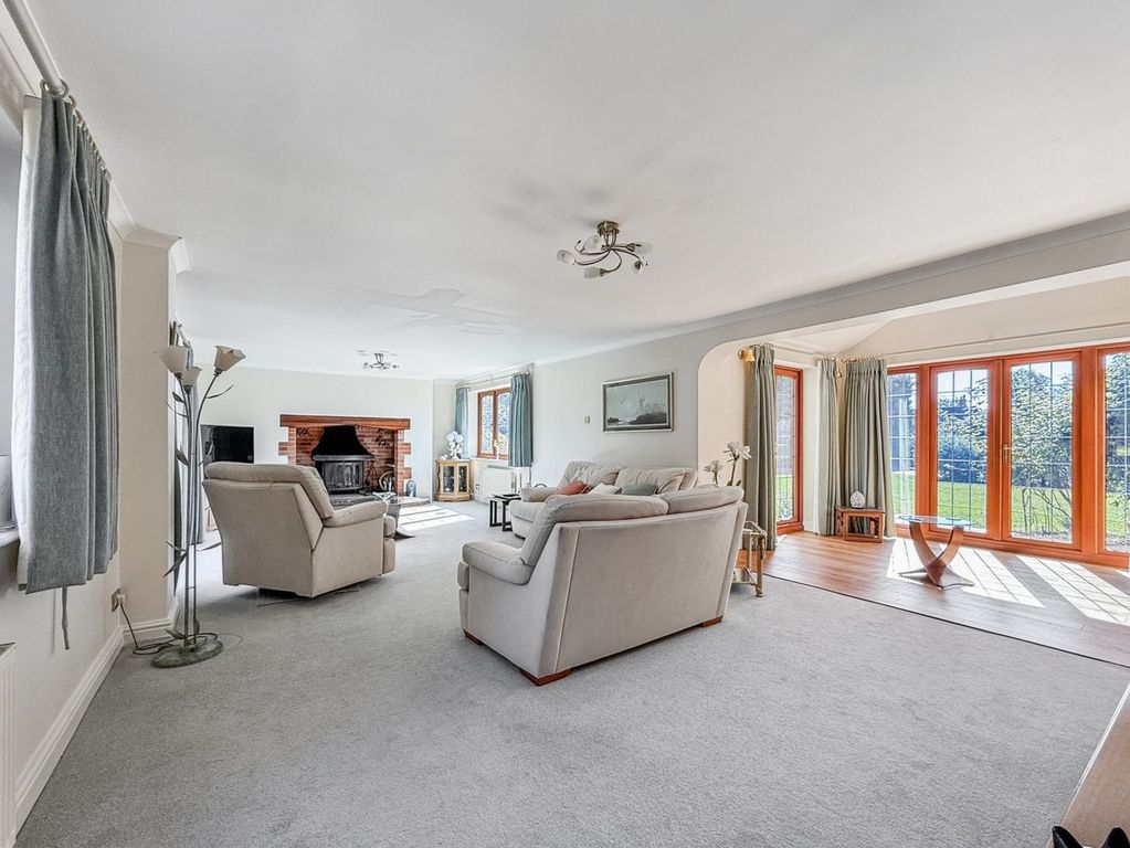 Property photo 3 of 21