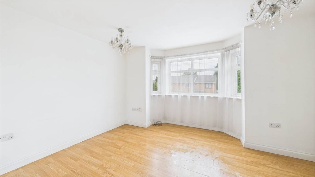 Property photo 3 of 8 4188247