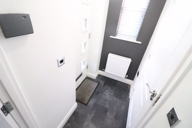 Property photo 3 of 32 Entrance Hall