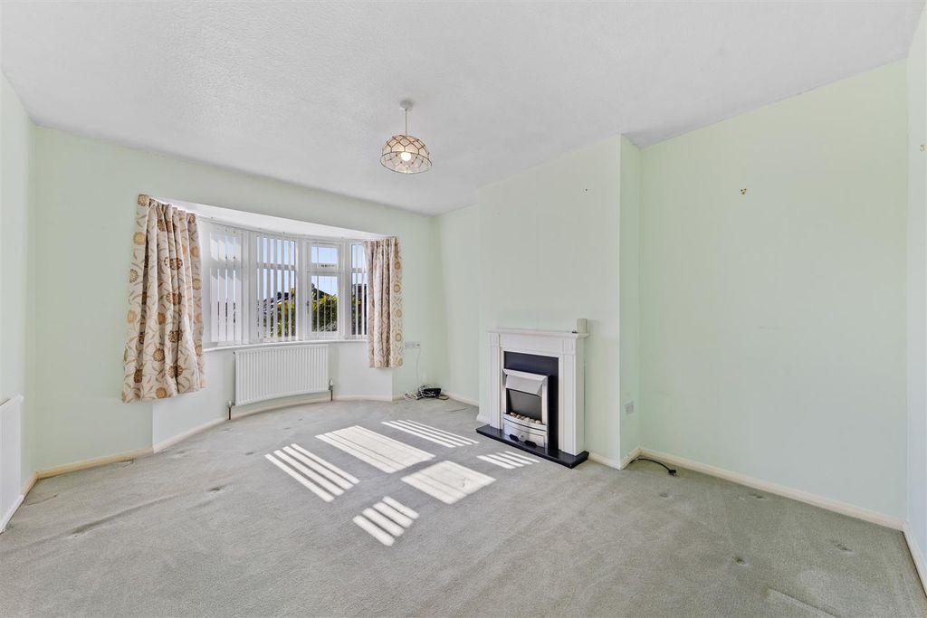 Property photo 3 of 20 98Oxfordstweb17.Jpg