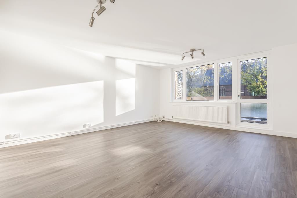 Property photo 2 of 9 Living Area