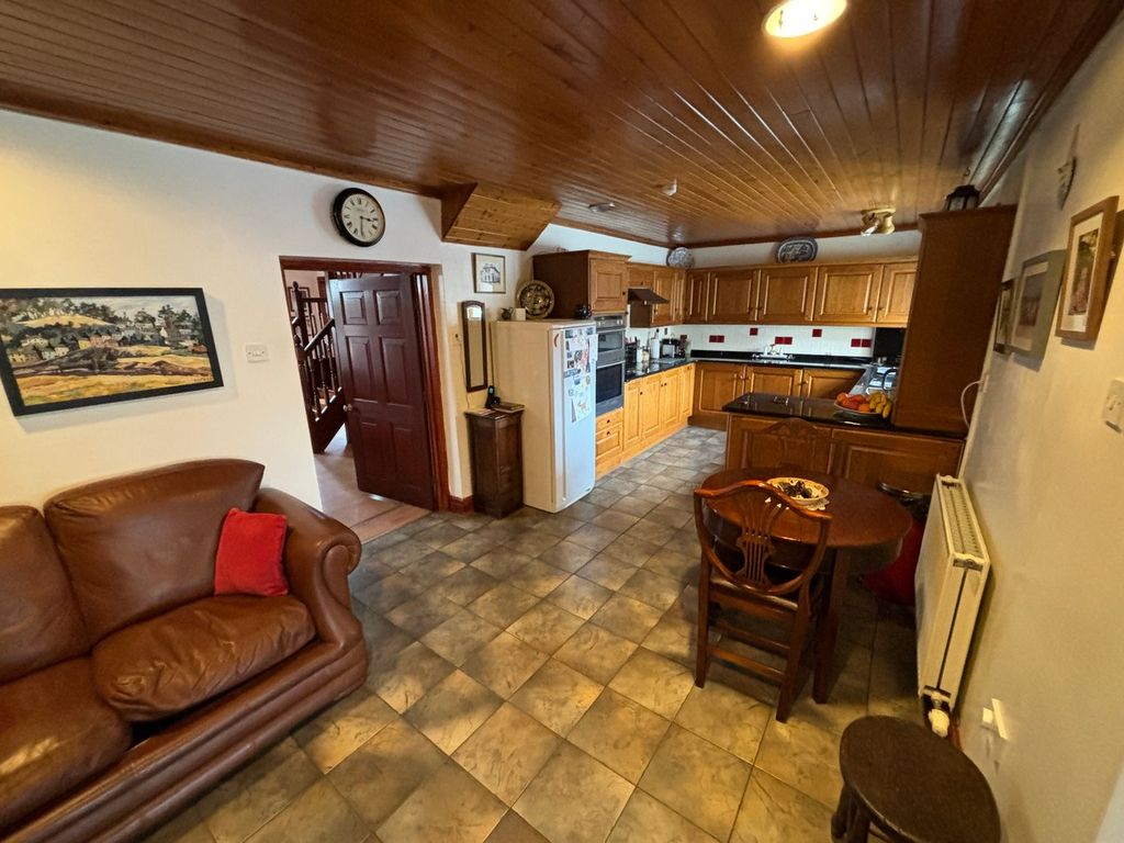 Property photo 3 of 26