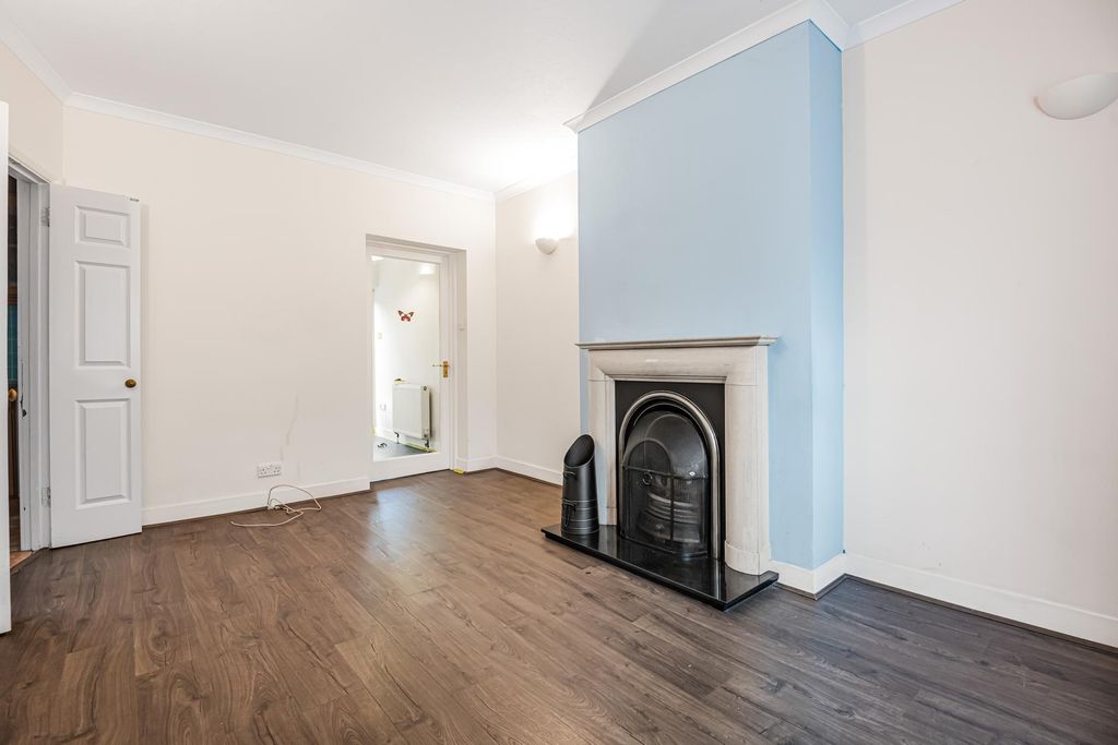 Property photo 2 of 11 Photo 1