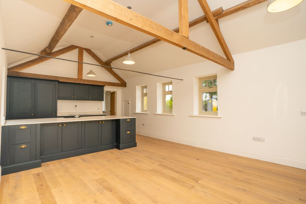 Property photo 3 of 20 Barn151