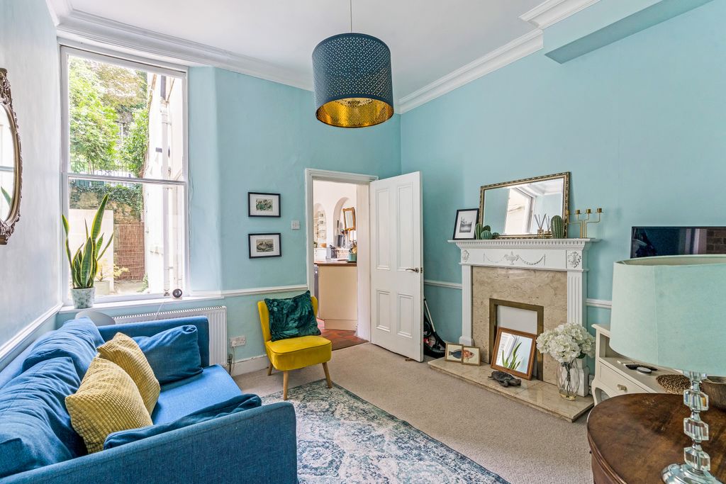 Property photo 2 of 10 Sitting Room