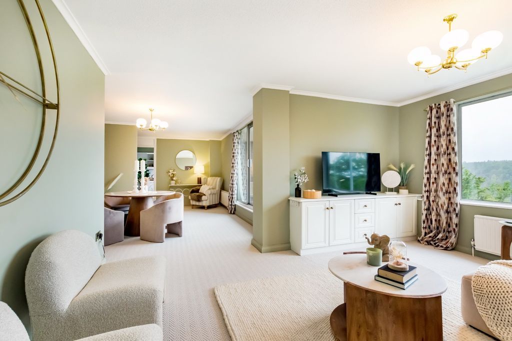Property photo 2 of 16 Sitting Room