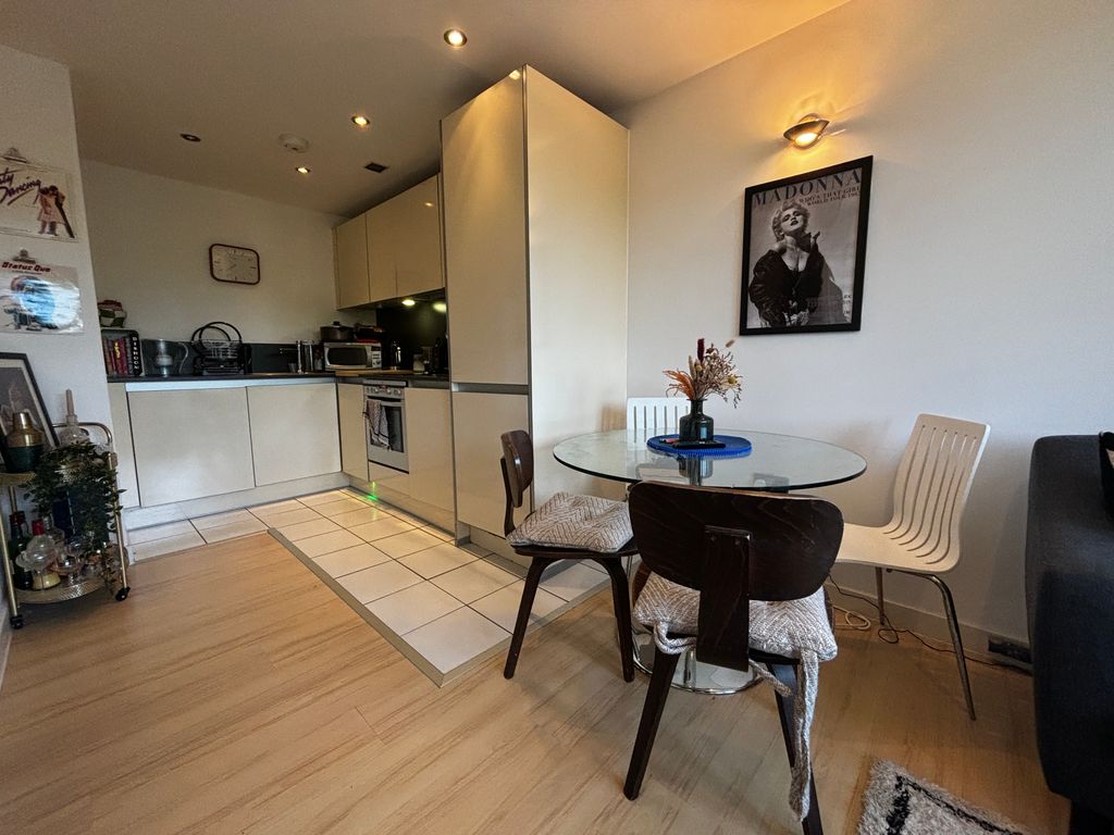 Property photo 2 of 11 Gallery