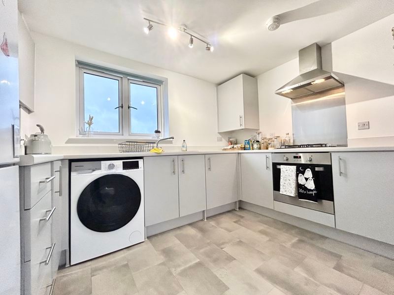 Property photo 3 of 9 Kitchen