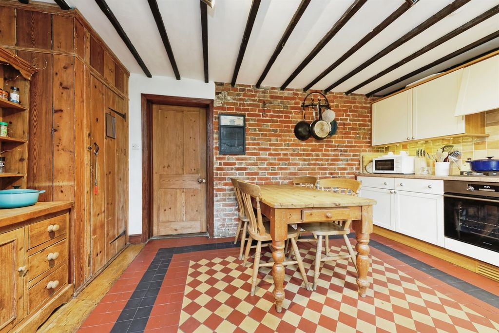 Property photo 3 of 10
