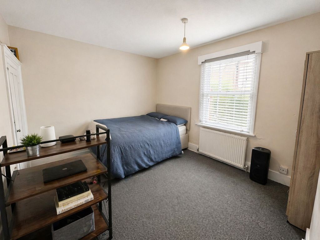 Property photo 3 of 7 6887D7BA-F896-424B-A54B-1D3Eee970640