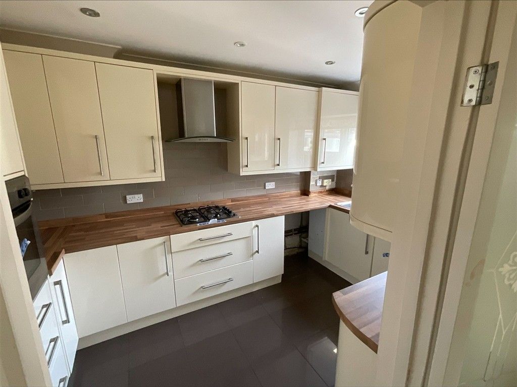 Property photo 2 of 5 Kitchen