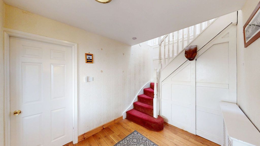 Property photo 2 of 24 Hallway