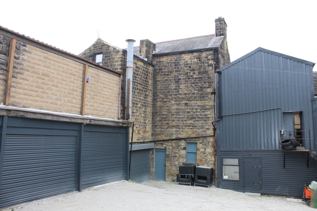 Property photo 3 of 5