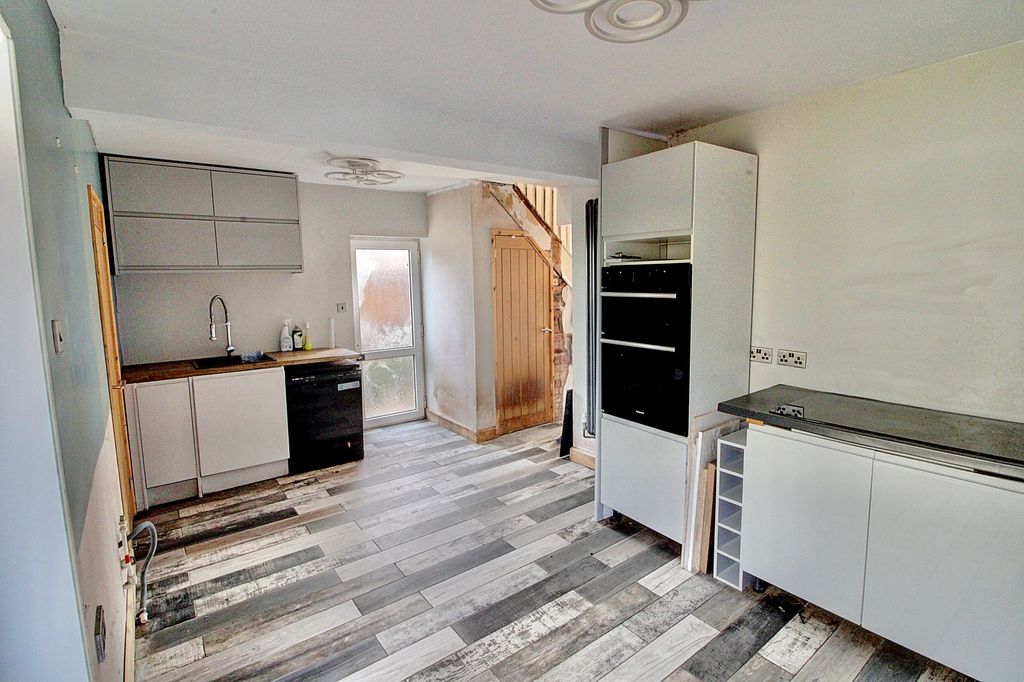 Property photo 3 of 16 3. Kitchen