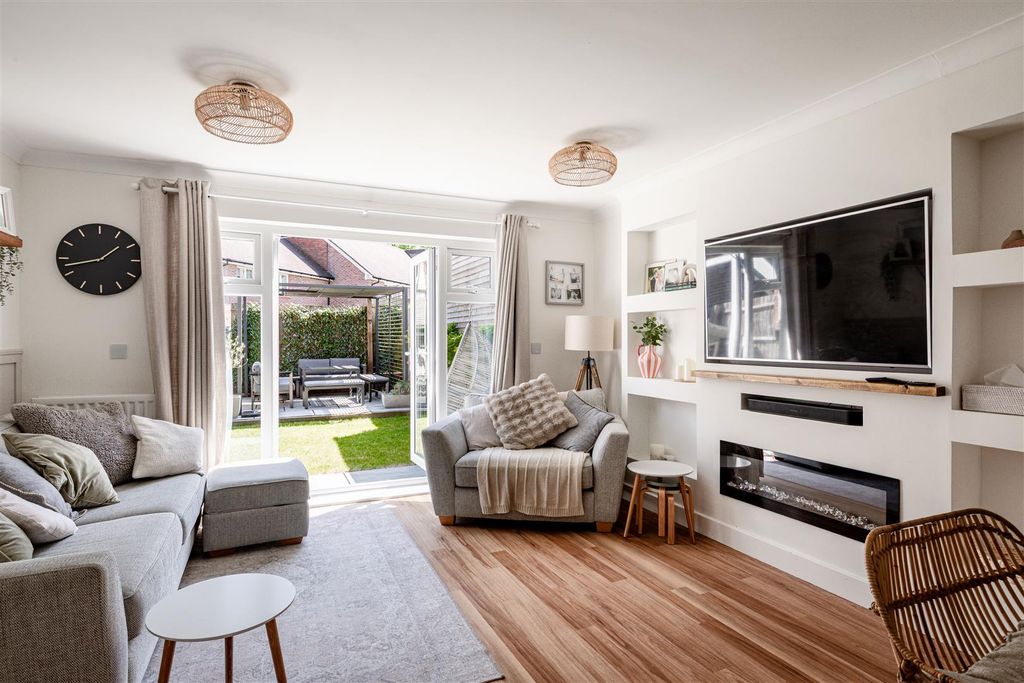 Property photo 2 of 17 26 Renfields-2.Jpg