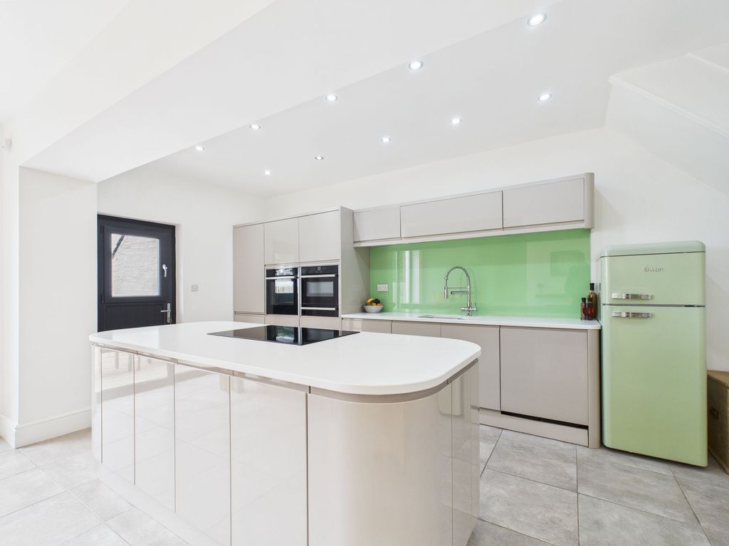 Property photo 1 of 31 Kitchen