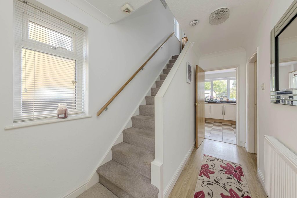 Property photo 2 of 24