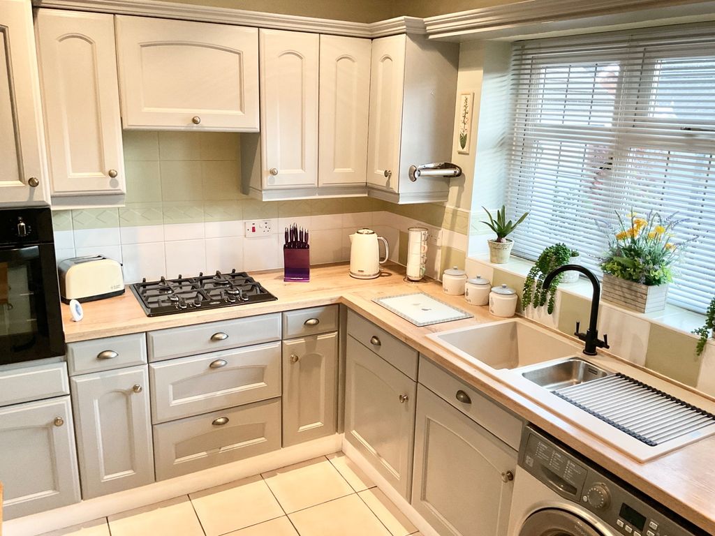Property photo 3 of 24