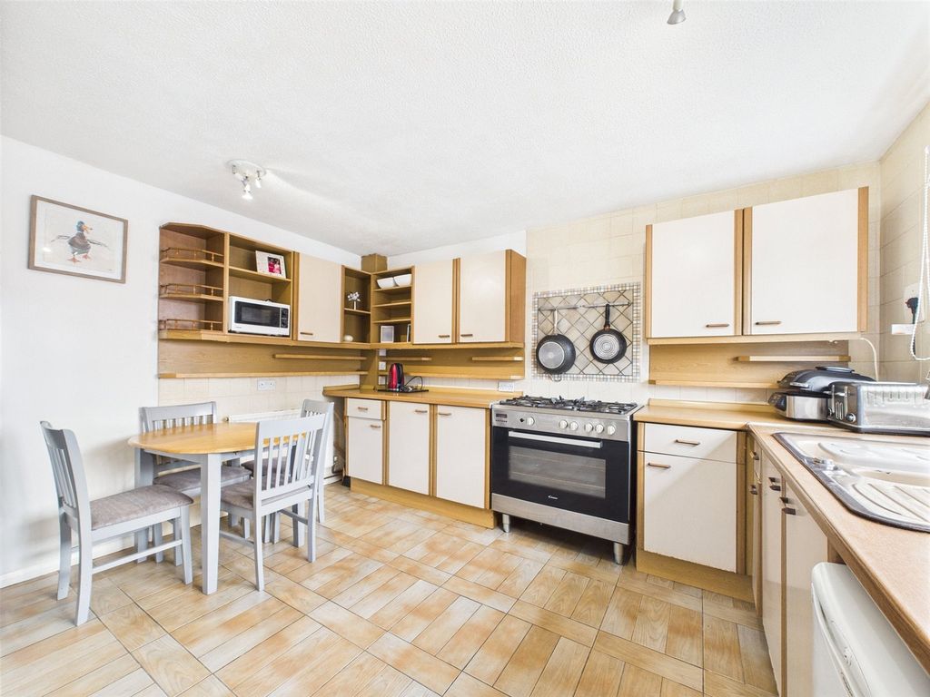 Property photo 3 of 11 Picture No. 20