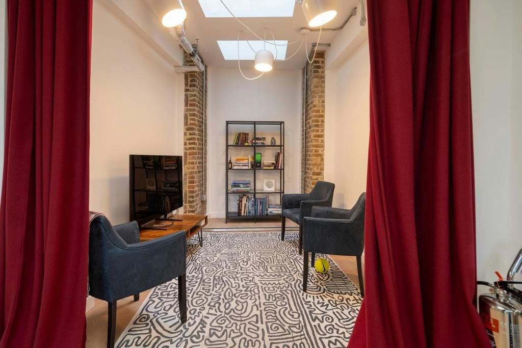 Property photo 3 of 9 Photo 1