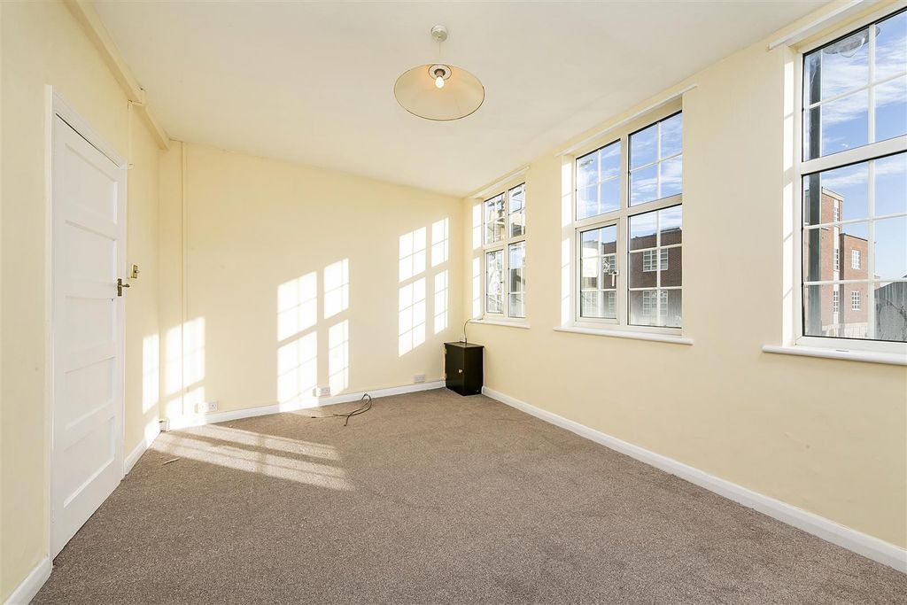 Property photo 1 of 7 High Street-01.Jpg